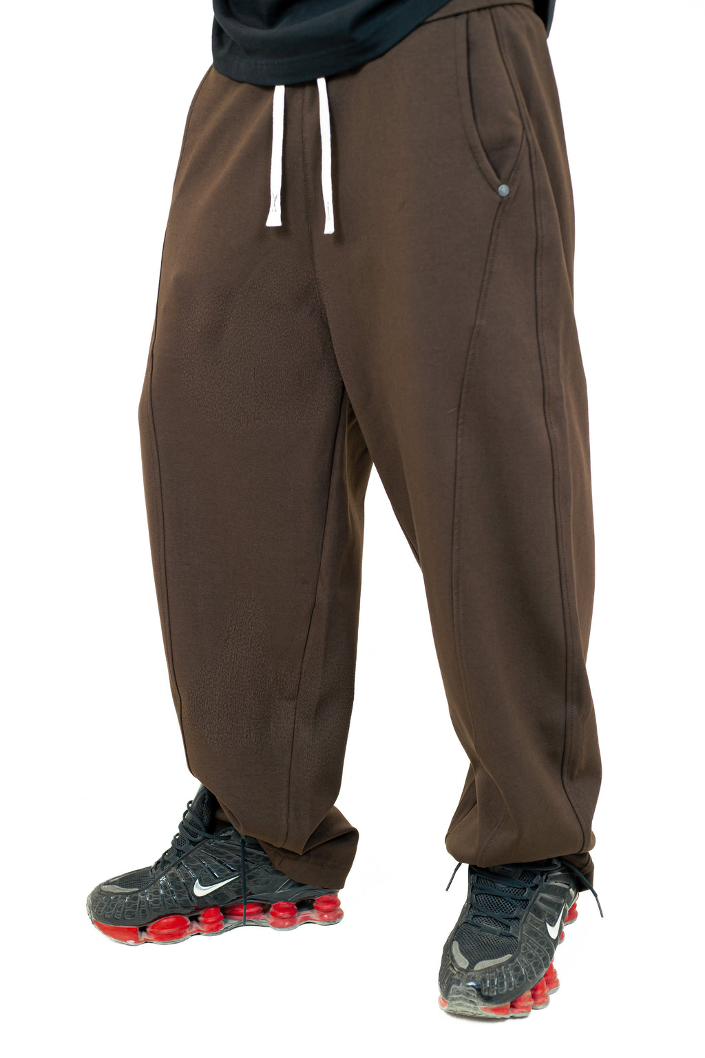 VAYR UNIT_04 Dust Brown Wide-Leg Pants - Side View showcasing the Modern Streetwear Profile